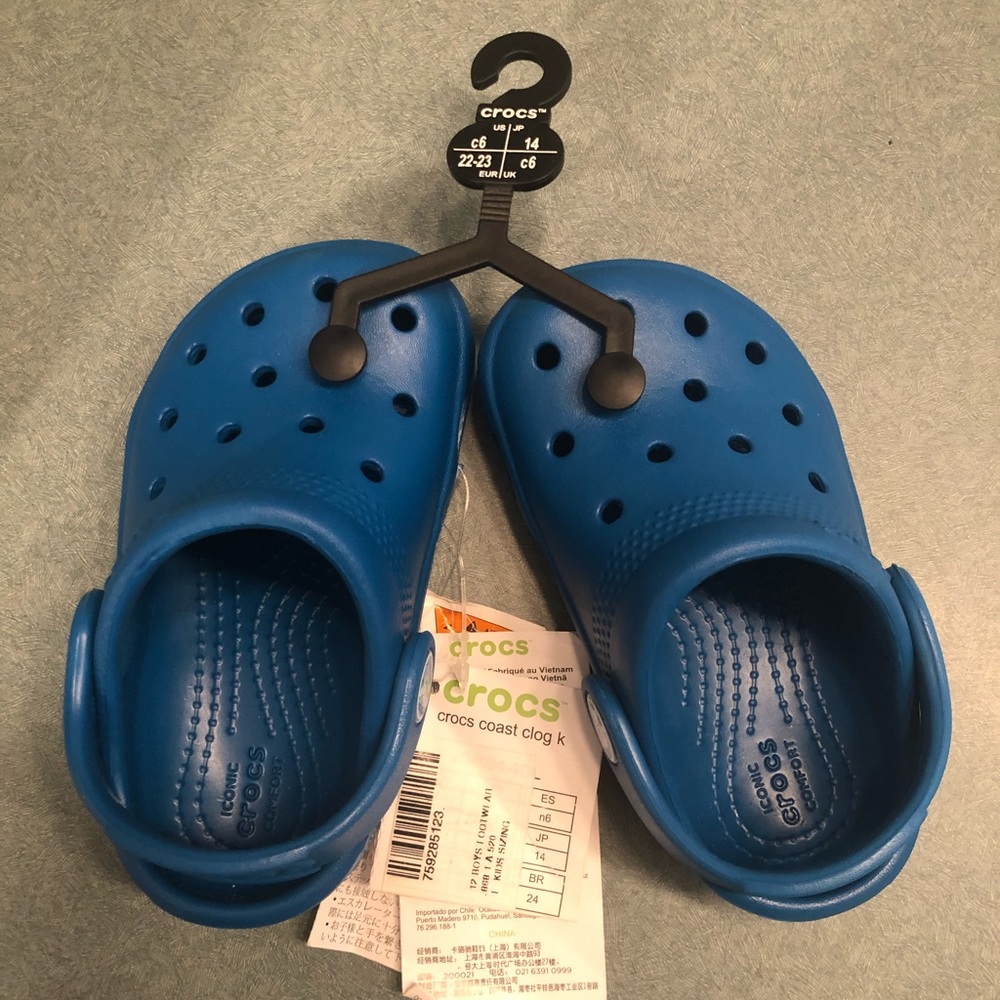 NWT Toddler Crocs, Sz 6